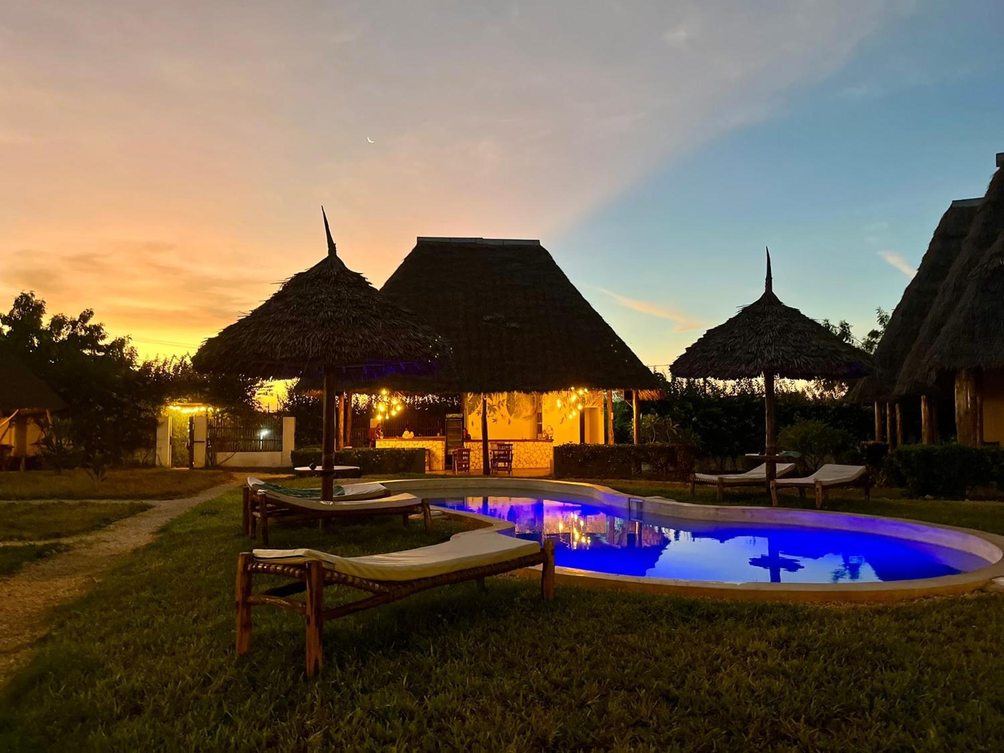 נונגווי Miti Beach Bungalows מראה חיצוני תמונה